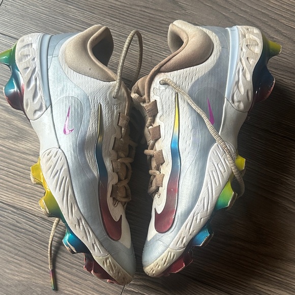 Nike White and Brown Athletic Football cleats - Picture 2 of 10